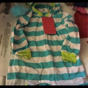 New in pkg 3-6 months hooded 1 pc